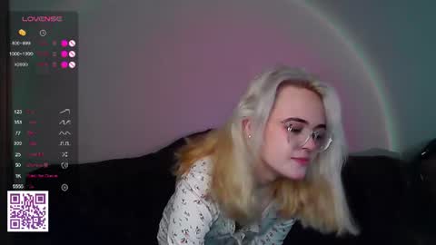 Oxcy online show from 06-18-26, 06:13