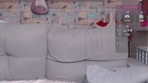 Snapshot of oxmikexo chatting on 12-18-24, 04:39 Mike online show from 12-18-24, 04:39