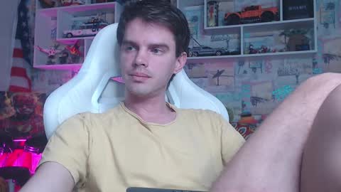 Snapshot of oxmikexo chatting on 03-05-25, 11:38 Mike online show from 03-05-25, 11:38