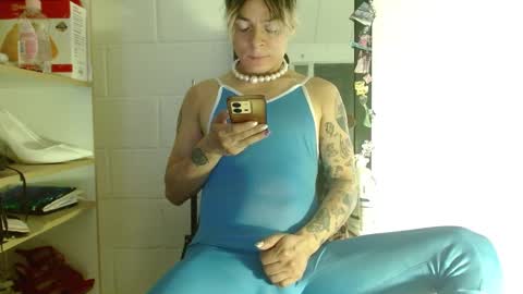 Snapshot of oxxy_jean chatting on 12-05-24, 12:19 Jeannifer online show from 12-05-24, 12:19