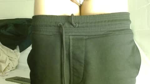 Snapshot of oxxy_jean chatting on 12-10-24, 02:27 Jeannifer online show from 12-10-24, 02:27