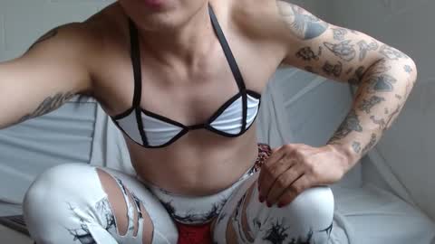 Snapshot of oxxy_jean chatting on 12-18-24, 09:29 Jeannifer online show from 12-18-24, 09:29