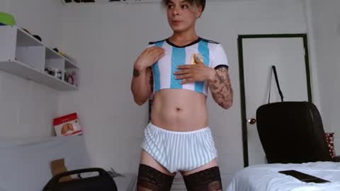 Snapshot of oxxy_jean chatting on 02-01-25, 09:19 Jeannifer online show from 02-01-25, 09:19