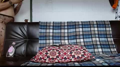 Snapshot of oxxy_jean chatting on 09-21-25, 08:43 Jeannifer online show from 09-21-25, 08:43