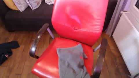 Snapshot of oyrlgtu1257 chatting on 12-19-25, 05:42 Oyrlgtu online show from 12-19-25, 05:42