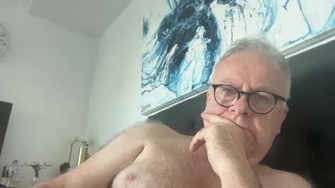 ozhairybearxxxx online show from 01-05-25, 01:13