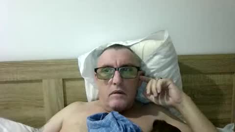 Snapshot of ozzie_male77 chatting on 09-19-25, 10:38 Brian online show from 09-19-25, 10:38