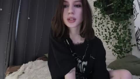 Alice online show from 12-09-24, 01:34