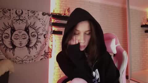 Alice online show from 12-16-24, 02:27