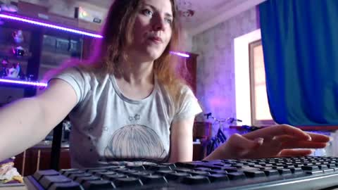 Ella online show from 05-19-26, 06:53