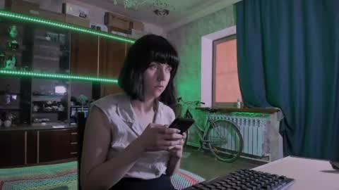 Ella online show from 06-06-26, 07:24