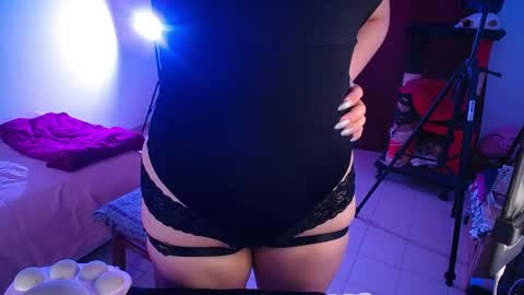 Snapshot of paariss_ chatting on 05-15-26, 10:28 Paris online show from 05-15-26, 10:28