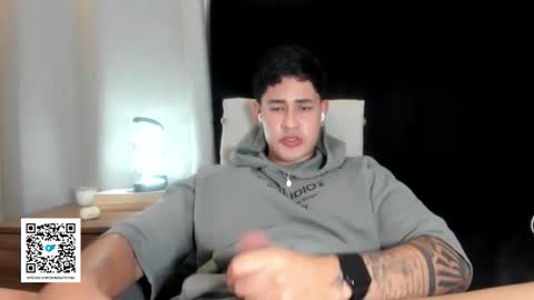 Javi    online show from 10-21-25, 03:51