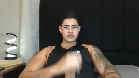 Snapshot of pablo_boston chatting on 05-15-26, 09:05 Javi online show from 05-15-26, 09:05