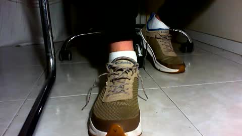 Snapshot of pablomenesssl chatting on 12-27-24, 05:26 Pablo Meness online show from 12-27-24, 05:26