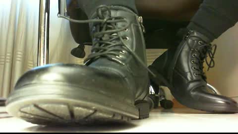 Snapshot of pablomenesssl chatting on 01-08-25, 03:17 Pablo Meness online show from 01-08-25, 03:17