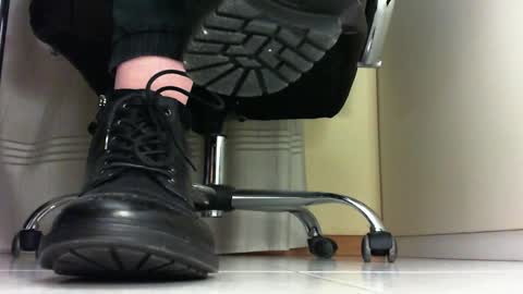 Snapshot of pablomenesssl chatting on 01-28-25, 06:17 Pablo Meness online show from 01-28-25, 06:17