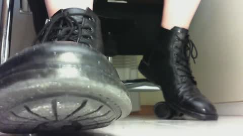 Snapshot of pablomenesssl chatting on 02-11-25, 06:01 Pablo Meness online show from 02-11-25, 06:01