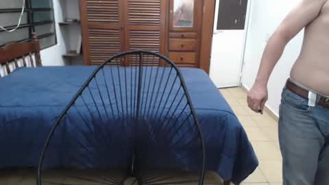 Snapshot of pablomingo chatting on 10-12-25, 01:10 pablomingo online show from 10-12-25, 01:10