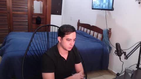 Snapshot of pablomingo chatting on 11-18-25, 07:35 pablomingo online show from 11-18-25, 07:35