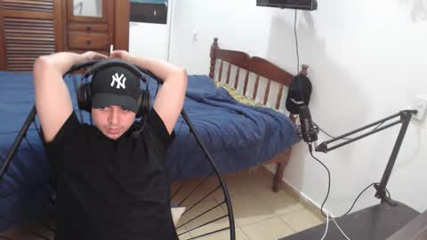 Snapshot of pablomingo chatting on 11-25-25, 08:47 pablomingo online show from 11-25-25, 08:47