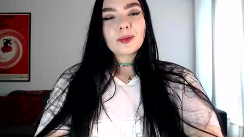 Snapshot of page_girl chatting on 09-18-25, 09:17 Page 3 online show from 09-18-25, 09:17