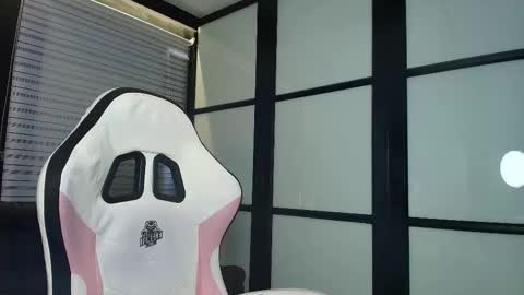 Paige online show from 03-06-25, 09:09