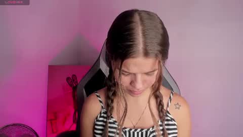 Paige online show from 06-10-26, 02:34