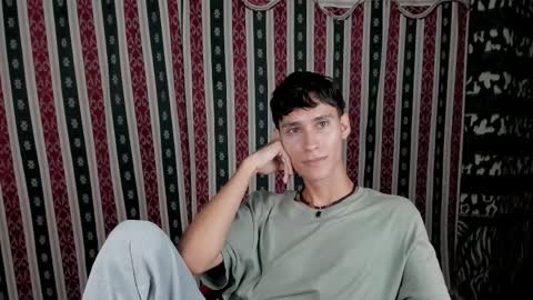 Snapshot of paimon_goetia chatting on 09-24-25, 01:14 Alexander Grigori online show from 09-24-25, 01:14