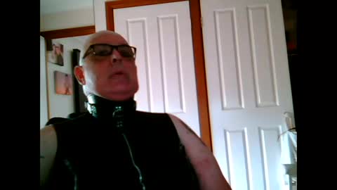 Snapshot of painboi00001 chatting on 01-12-26, 01:33 painboi00001 online show from 01-12-26, 01:33