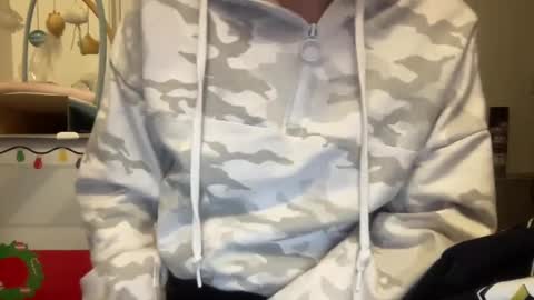 paisleysnowxo online show from 03-04-25, 07:51