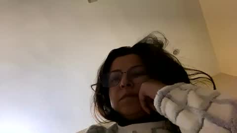 Pakimilf online show from 11-22-25, 03:44