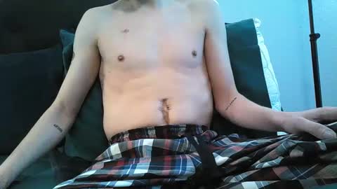 Snapshot of pale_atom chatting on 01-01-25, 02:31 Atom online show from 01-01-25, 02:31