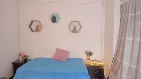 Paloma  online show from 01-09-25, 08:22