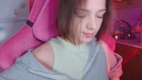 Snapshot of pambeeslyy chatting on 05-03-26, 04:46 Pam online show from 05-03-26, 04:46