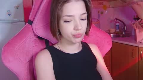 Snapshot of pambeeslyy chatting on 05-26-26, 02:46 Pam online show from 05-26-26, 02:46