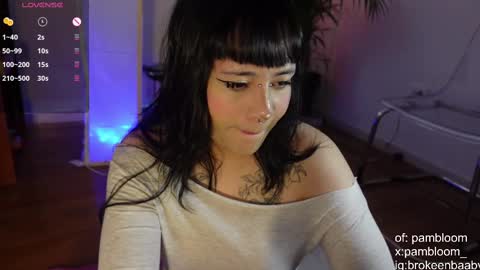 Snapshot of pambloom_ chatting on 09-25-25, 06:33 online show from 09-25-25, 06:33