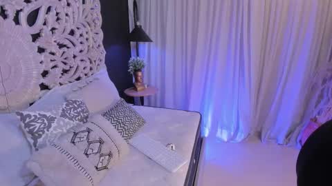 pamela online show from 10-19-25, 04:24