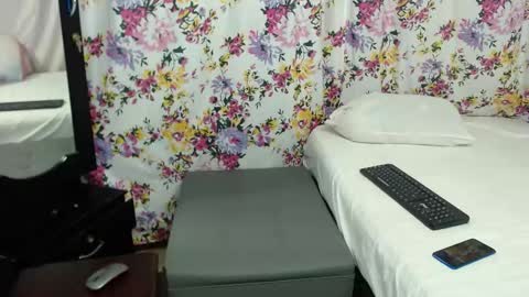 Snapshot of pamela_vasquez chatting on 01-12-25, 12:39 diana online show from 01-12-25, 12:39