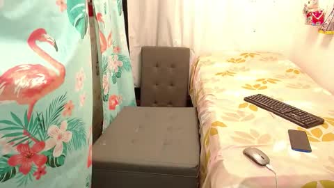 Snapshot of pamela_vasquez chatting on 10-15-25, 05:13 diana online show from 10-15-25, 05:13
