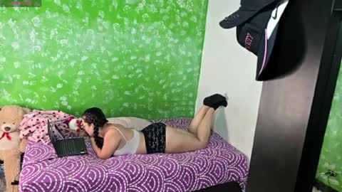 Snapshot of pamelaa_moon chatting on 05-21-26, 04:19 Pamelaa moon online show from 05-21-26, 04:19