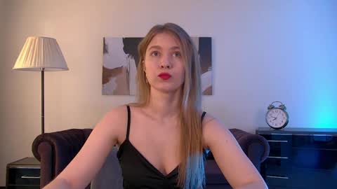 Snapshot of pamelablair chatting on 05-17-26, 03:41 Pamela Blair online show from 05-17-26, 03:41