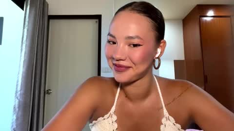Snapshot of pameliakinsinger chatting on 03-26-26, 05:13 Kamila online show from 03-26-26, 05:13