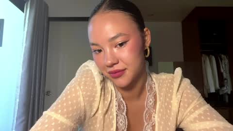 Snapshot of pameliakinsinger chatting on 03-29-26, 05:18 Kamila online show from 03-29-26, 05:18