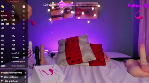 Snapshot of pammelaross chatting on 01-18-25, 06:32 Pammela online show from 01-18-25, 06:32