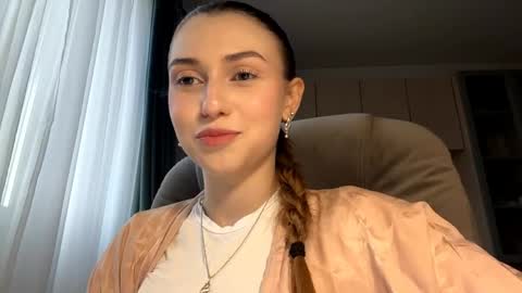 Snapshot of pamulahallquist chatting on 05-27-26, 03:09 Lia online show from 05-27-26, 03:09