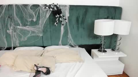 PANDORA  online show from 10-20-25, 11:43