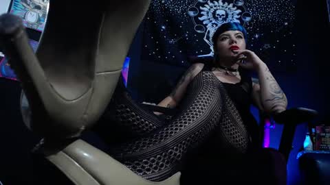       online show from 02-07-25, 08:20