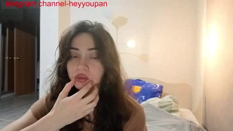 Snapshot of pandorawithlove chatting on 03-19-26, 05:39 pandorawithlove online show from 03-19-26, 05:39