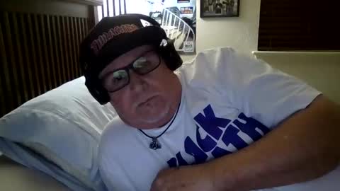 Snapshot of panos678442 chatting on 04-26-26, 06:55 panos online show from 04-26-26, 06:55
